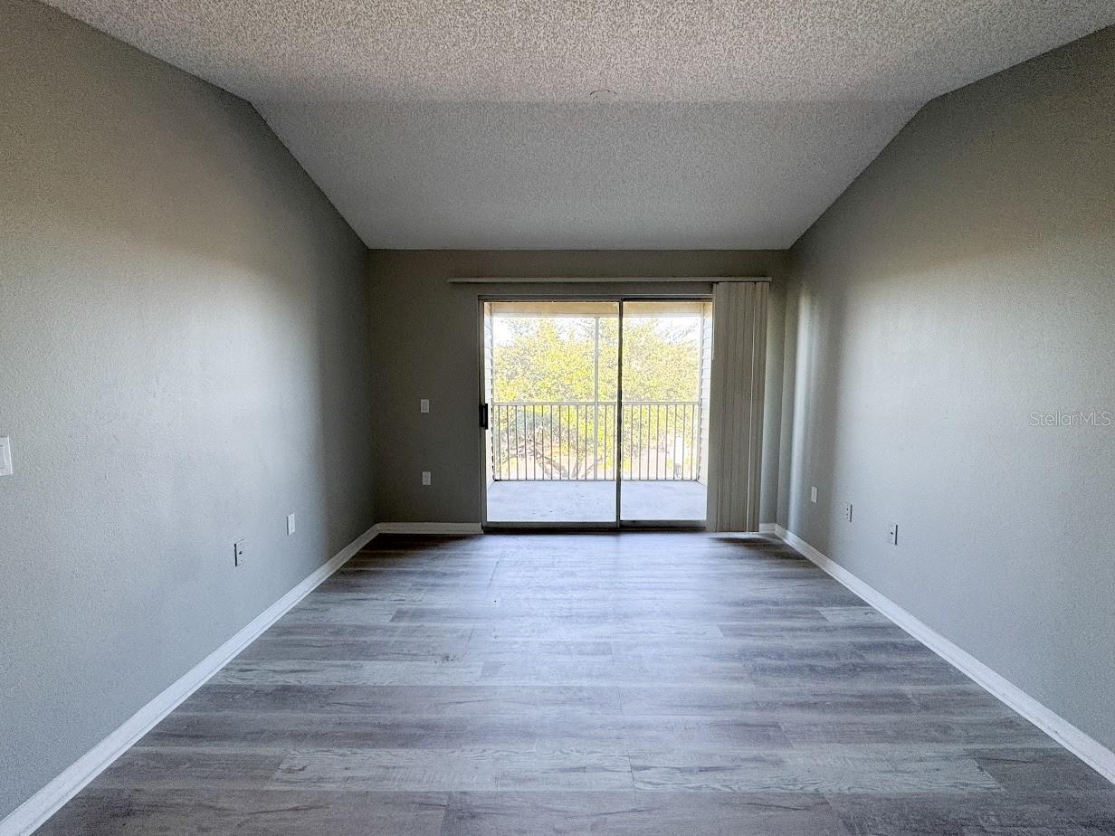 Image 12 of 45 For 1919 Summer Club Drive 309