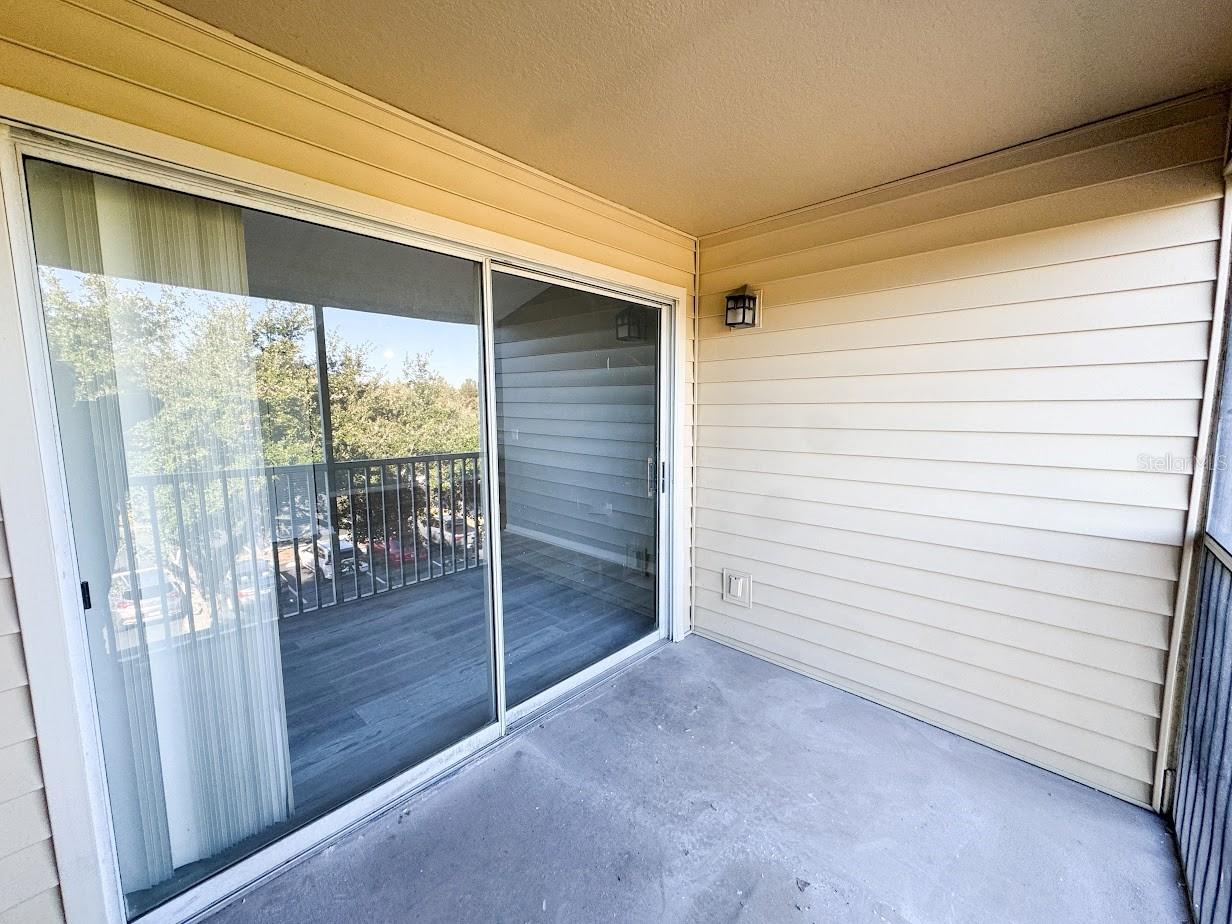 Image 27 of 45 For 1919 Summer Club Drive 309