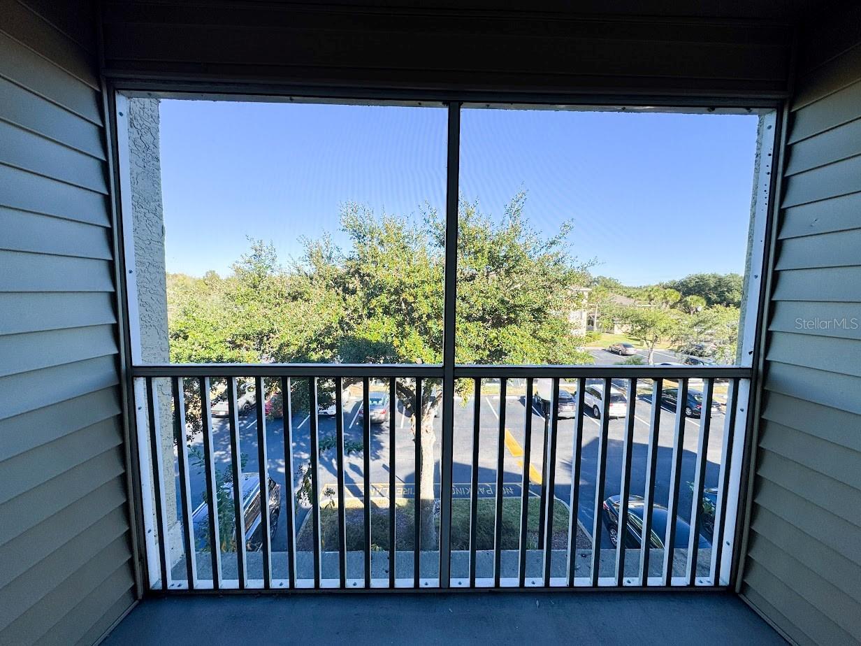 Image 28 of 45 For 1919 Summer Club Drive 309