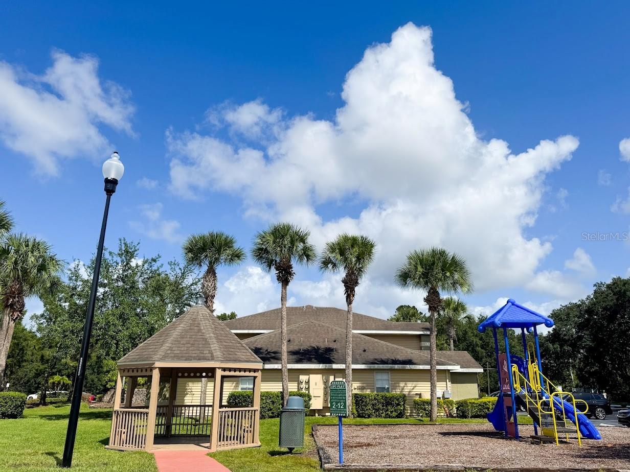 Image 37 of 45 For 1919 Summer Club Drive 309