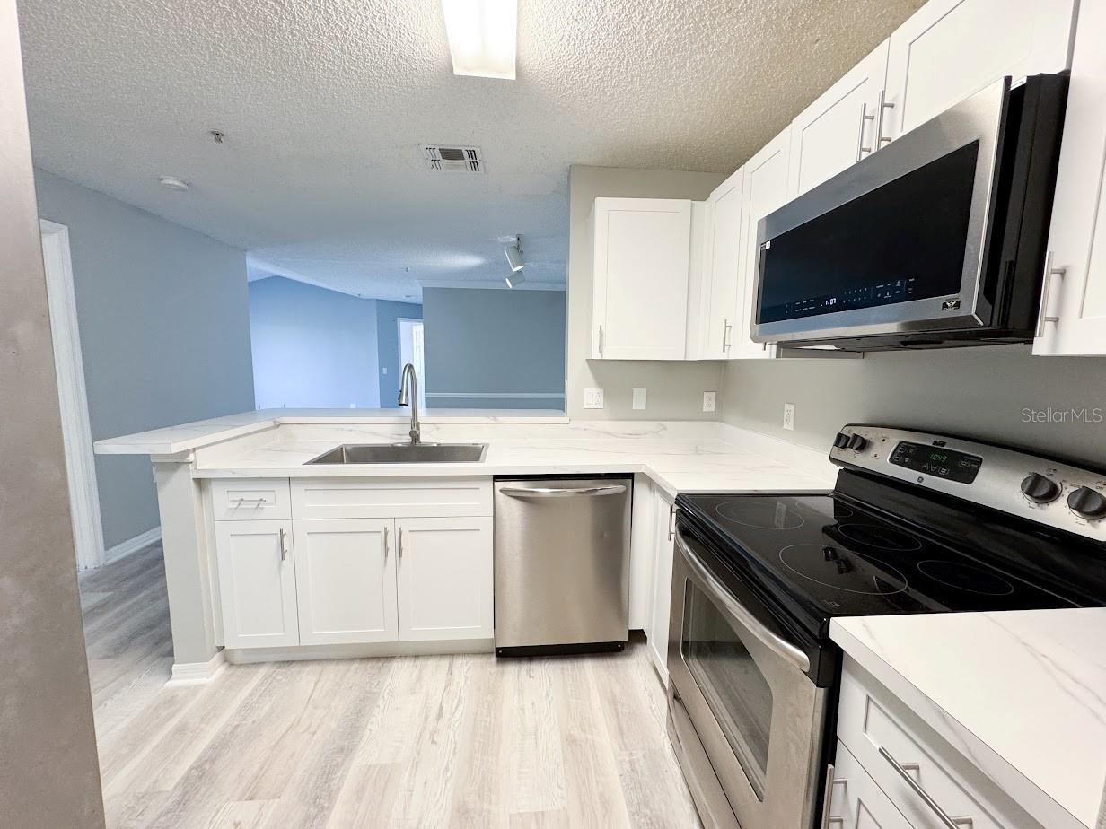 Image 6 of 45 For 1919 Summer Club Drive 309