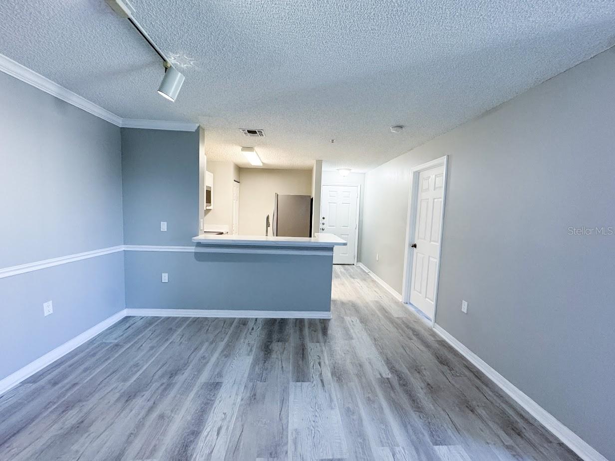 Image 8 of 45 For 1919 Summer Club Drive 309