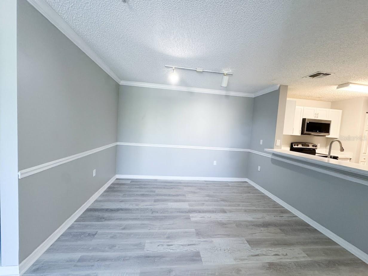 Image 9 of 45 For 1919 Summer Club Drive 309