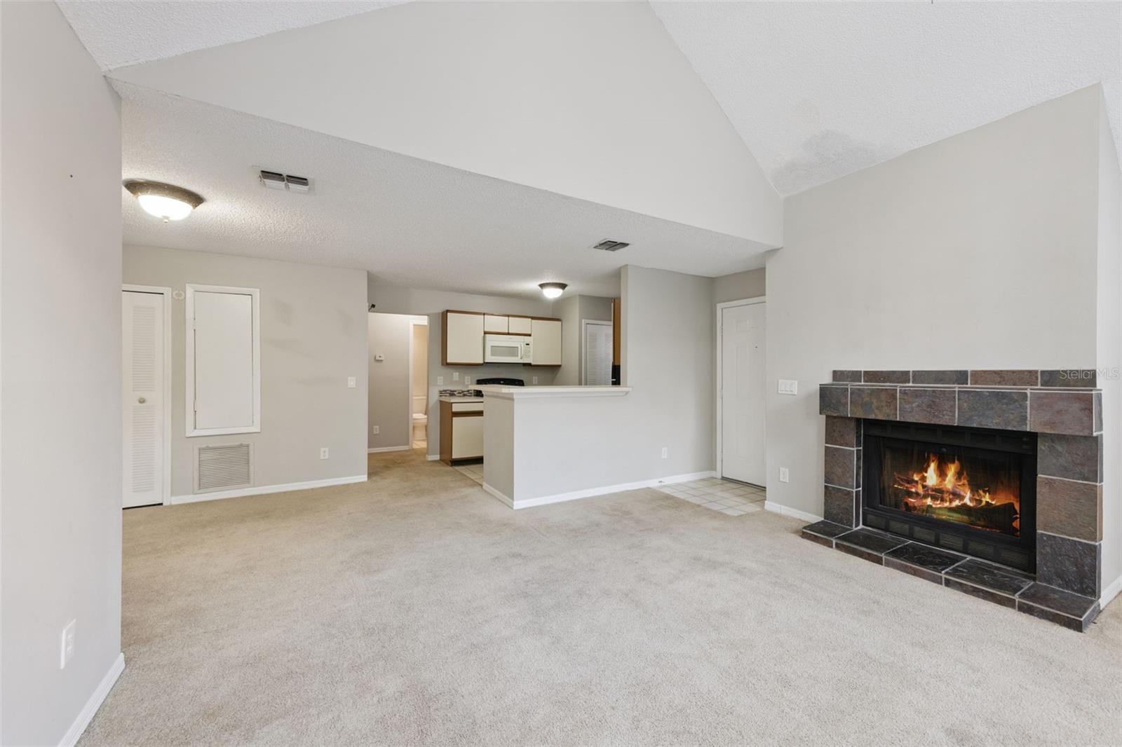 Image 3 of 22 For 610 Colorado Place 49