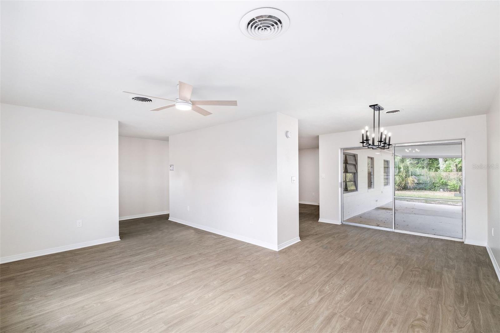 Image 4 of 15 For 5833 Holmes Drive