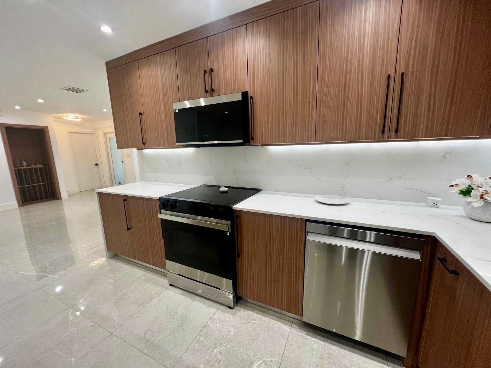 Image 3 of 20 For 1590 139th Avenue