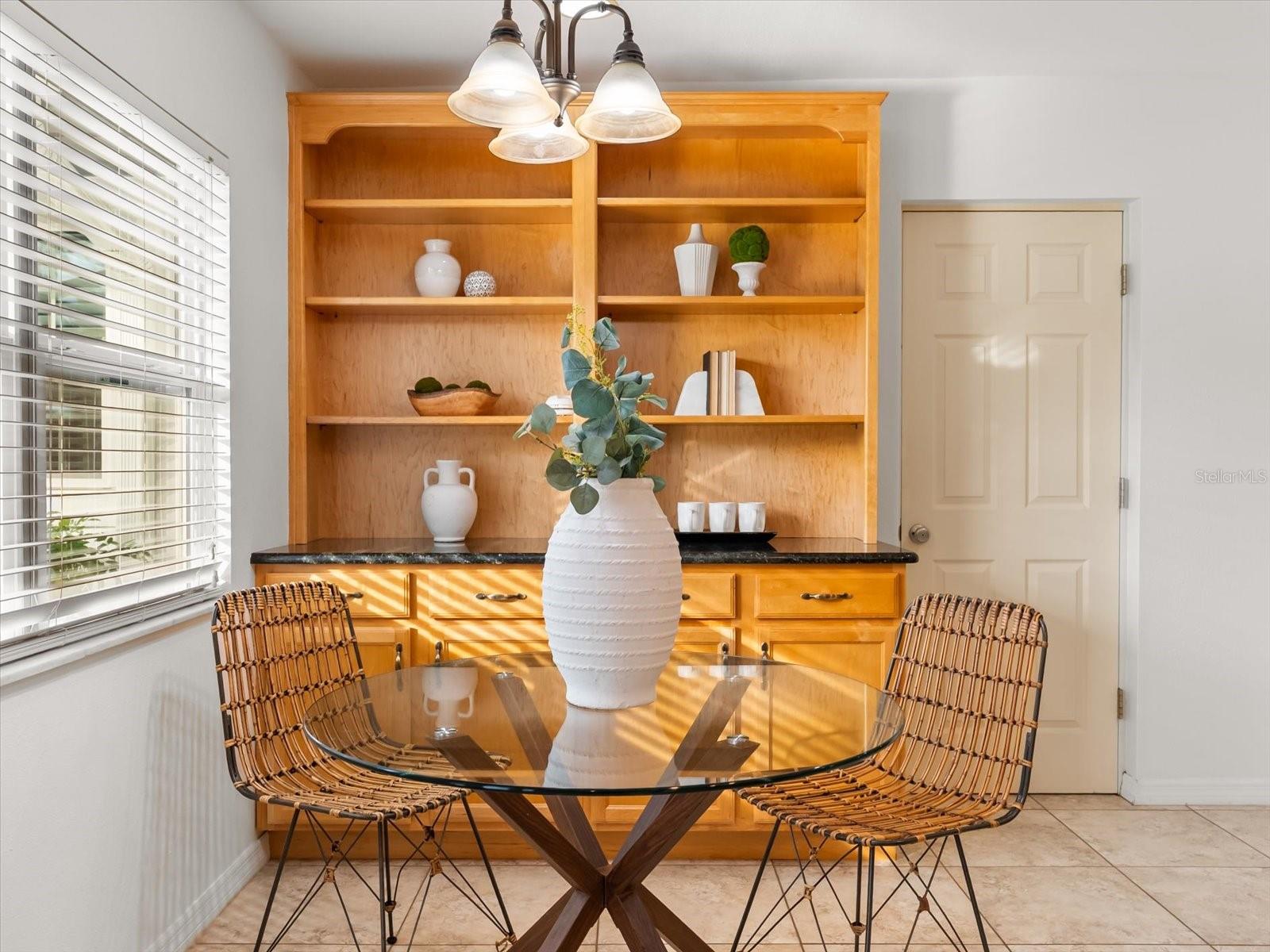 Image 11 of 45 For 300 Sweetwater Bay Court