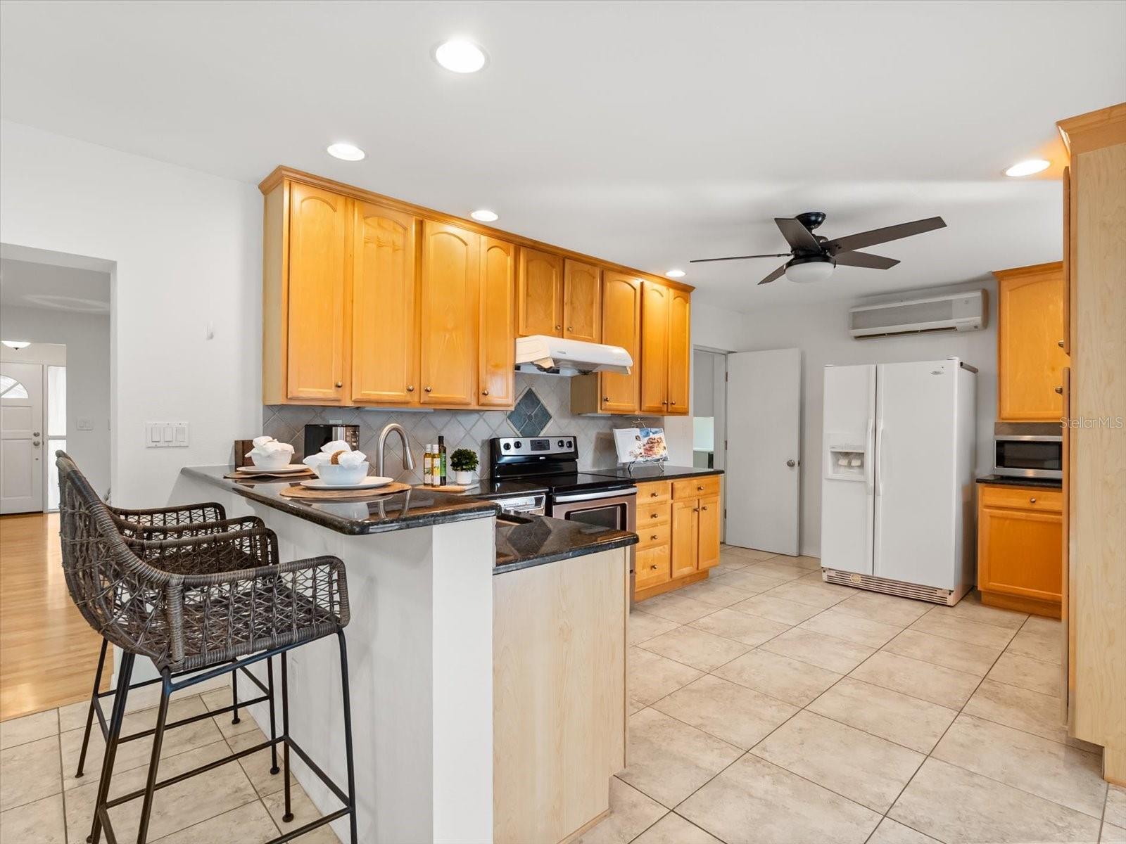 Image 12 of 45 For 300 Sweetwater Bay Court