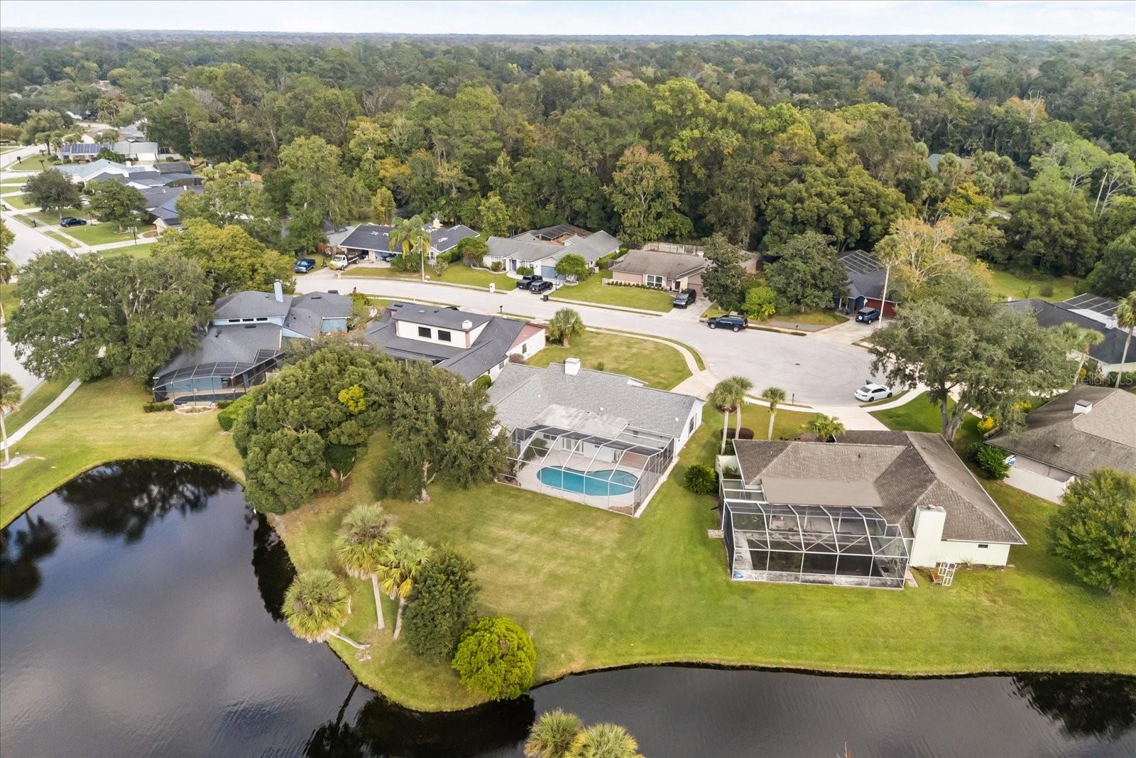 Image 16 of 45 For 300 Sweetwater Bay Court