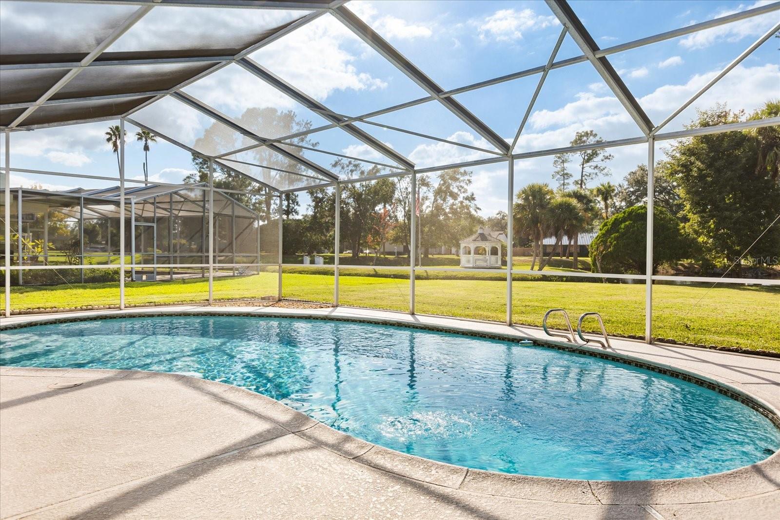 Image 19 of 45 For 300 Sweetwater Bay Court