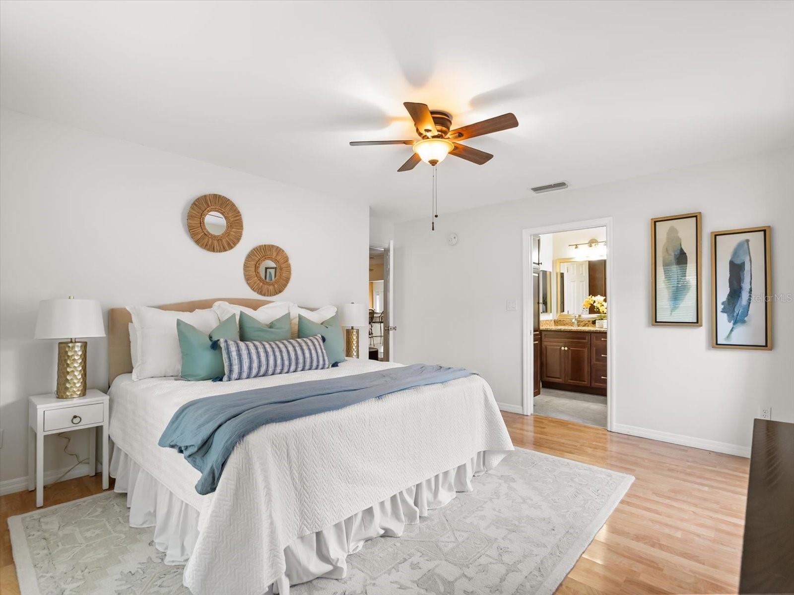 Image 20 of 45 For 300 Sweetwater Bay Court