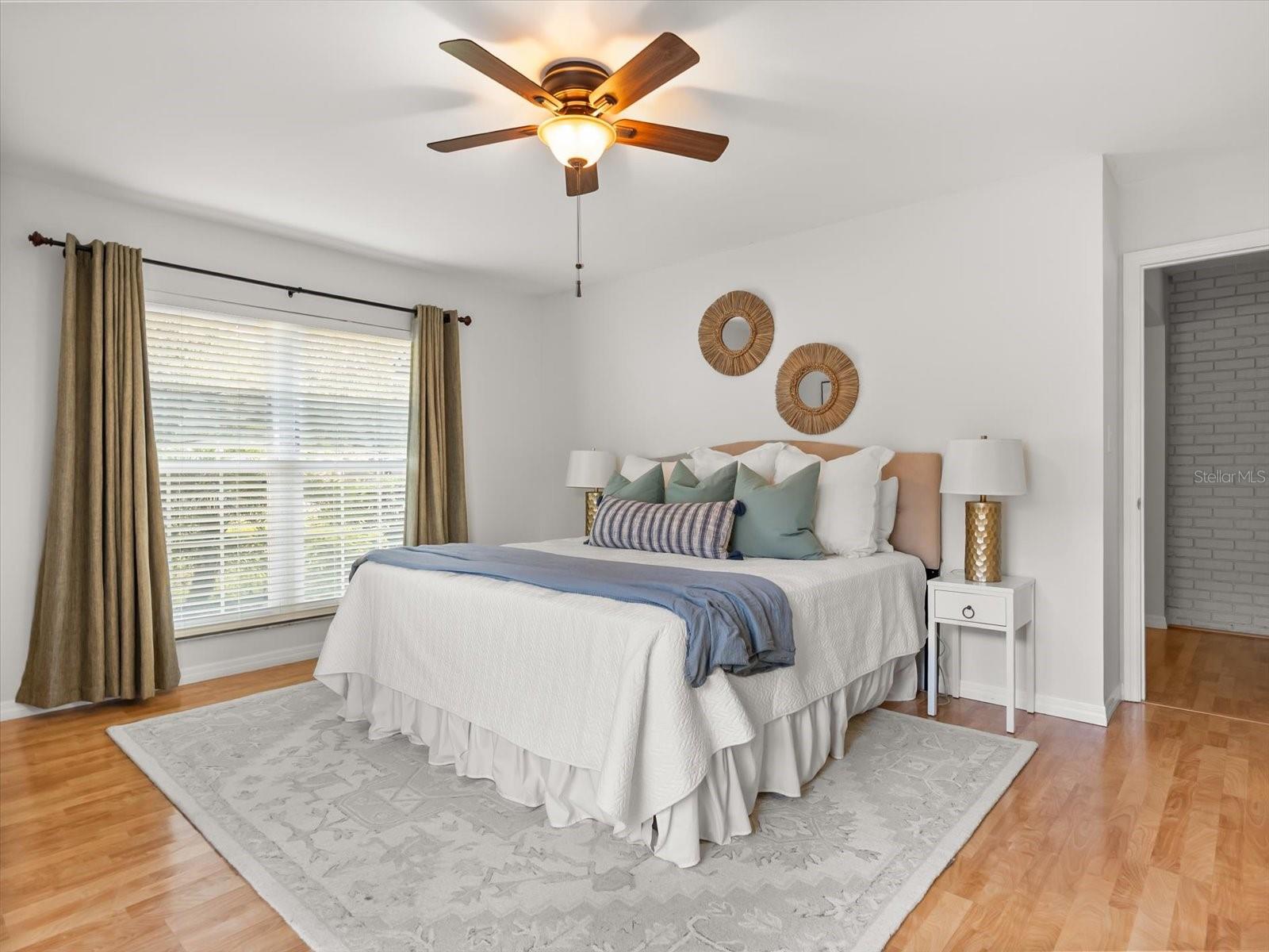 Image 21 of 45 For 300 Sweetwater Bay Court