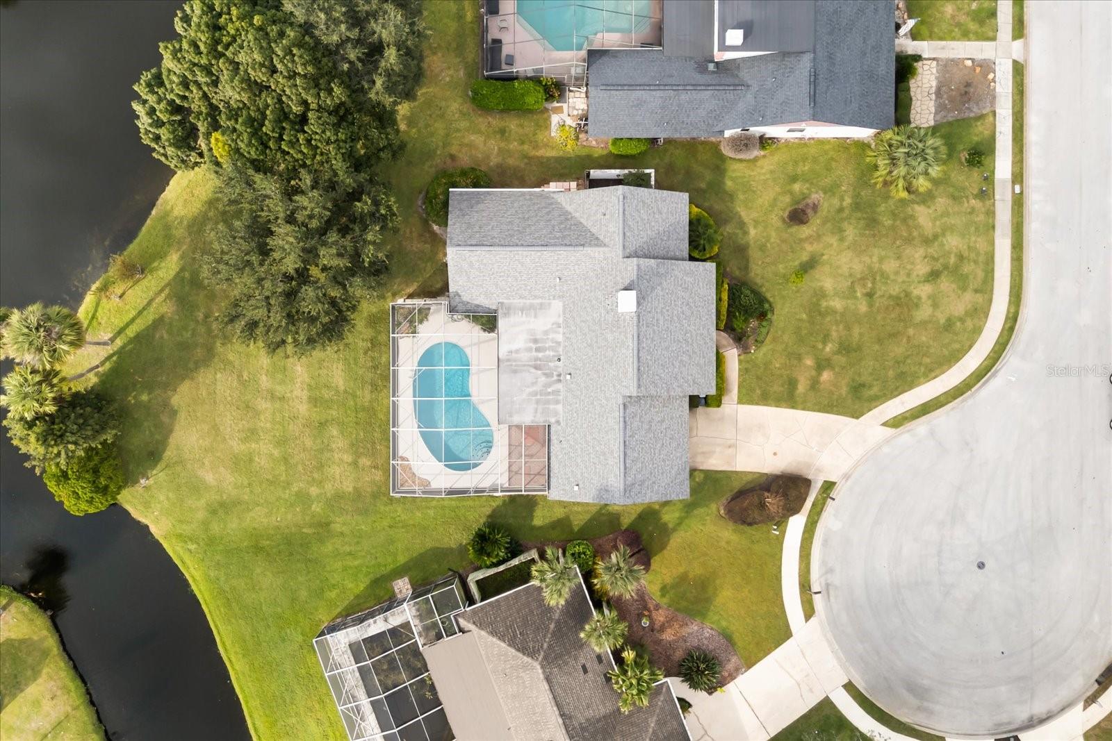 Image 24 of 45 For 300 Sweetwater Bay Court