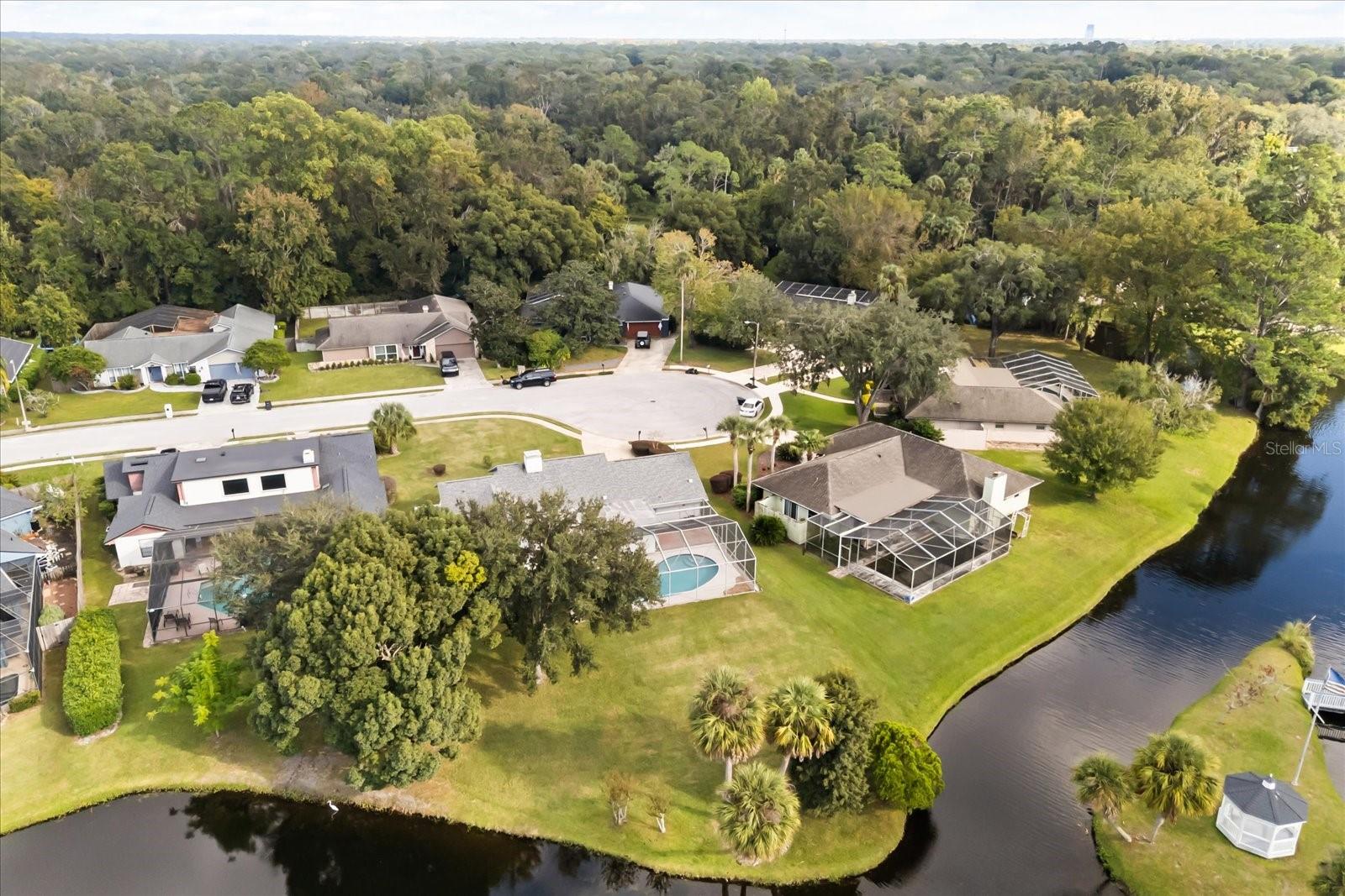 Image 26 of 45 For 300 Sweetwater Bay Court