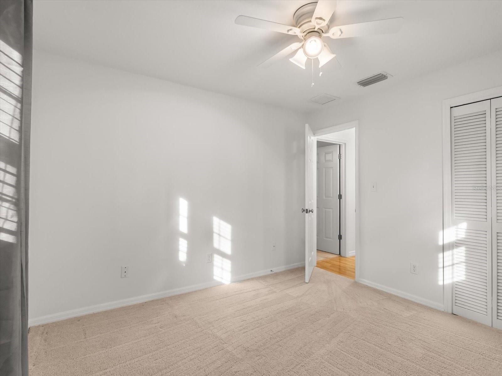 Image 29 of 45 For 300 Sweetwater Bay Court