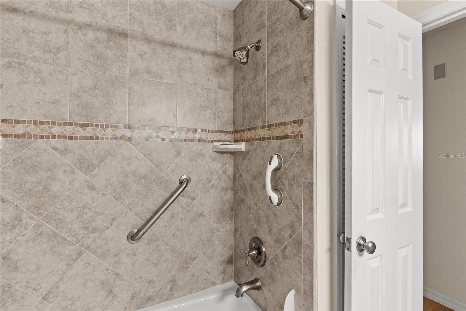 Image 33 of 45 For 300 Sweetwater Bay Court