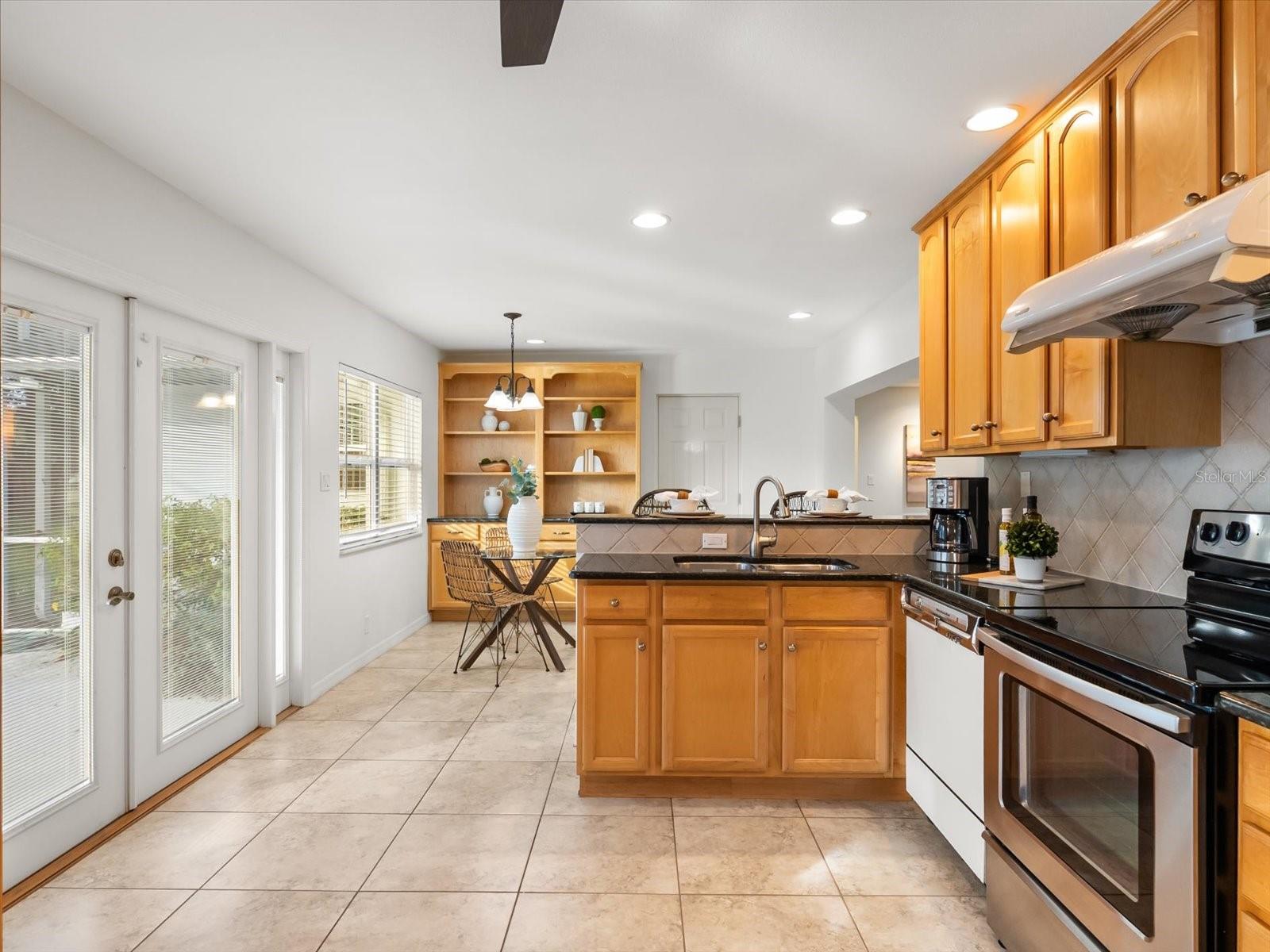 Image 41 of 45 For 300 Sweetwater Bay Court