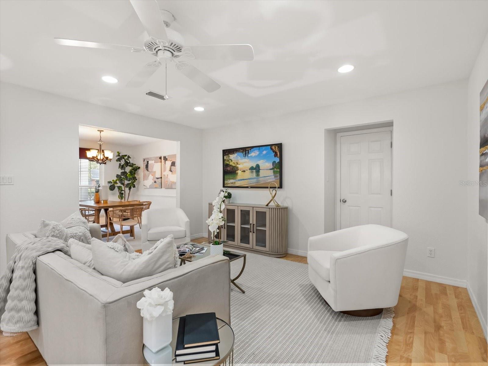 Image 7 of 45 For 300 Sweetwater Bay Court