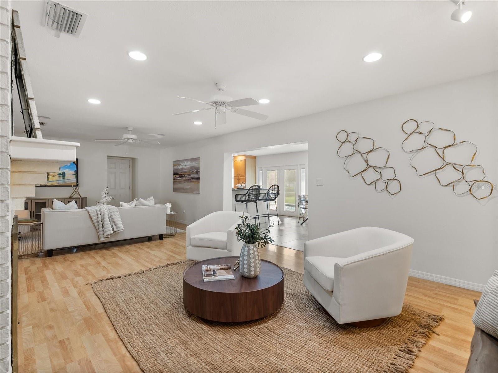 Image 8 of 45 For 300 Sweetwater Bay Court