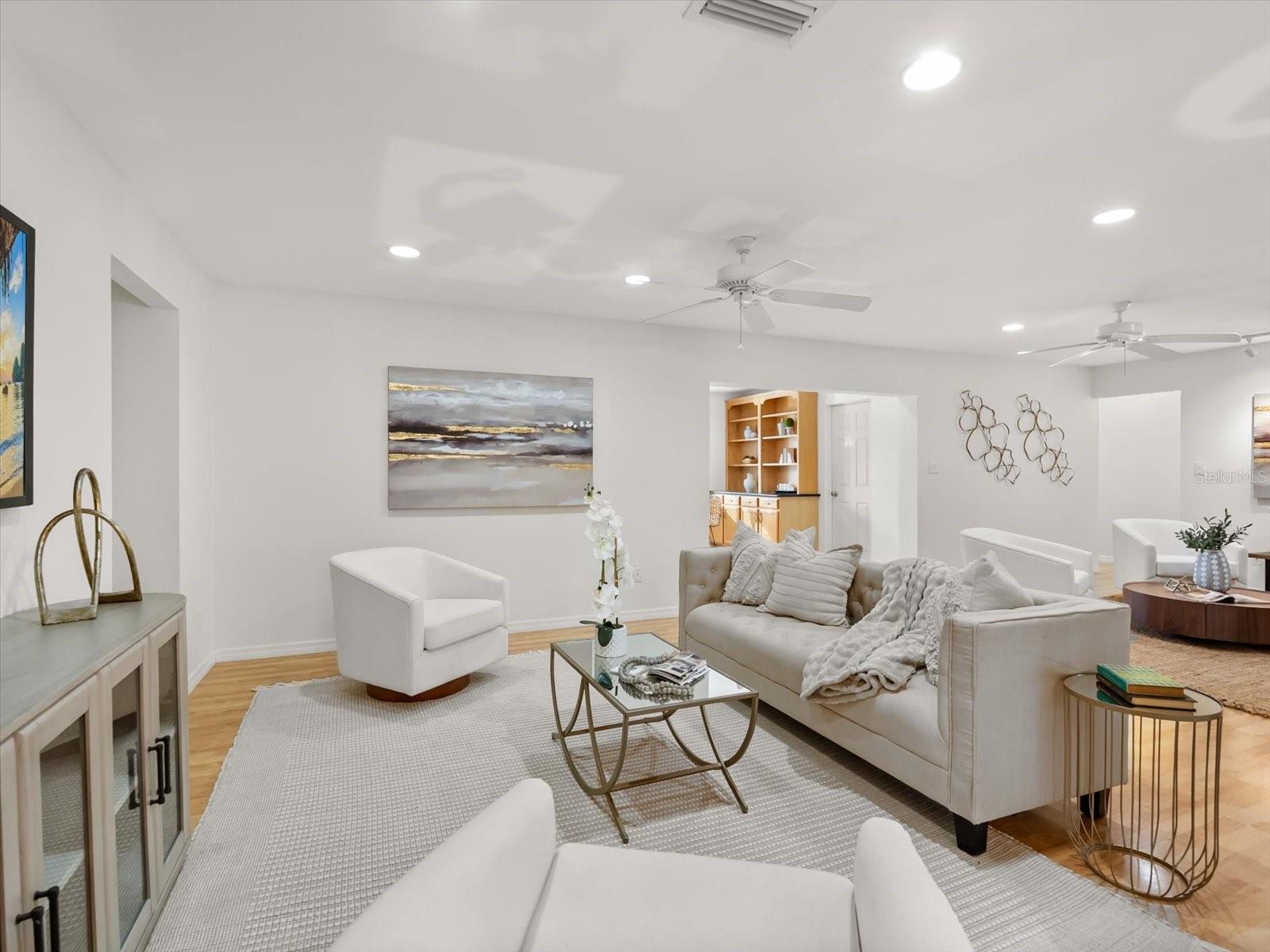 Image 9 of 45 For 300 Sweetwater Bay Court