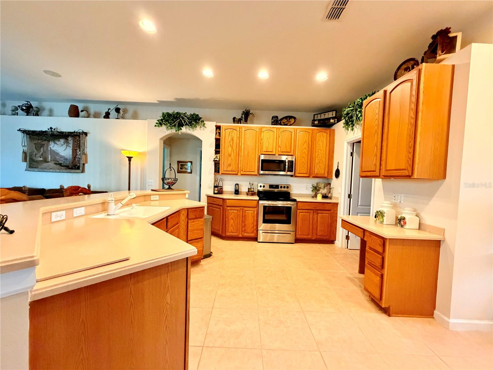 Image 15 of 48 For 838 Huntingdale Court