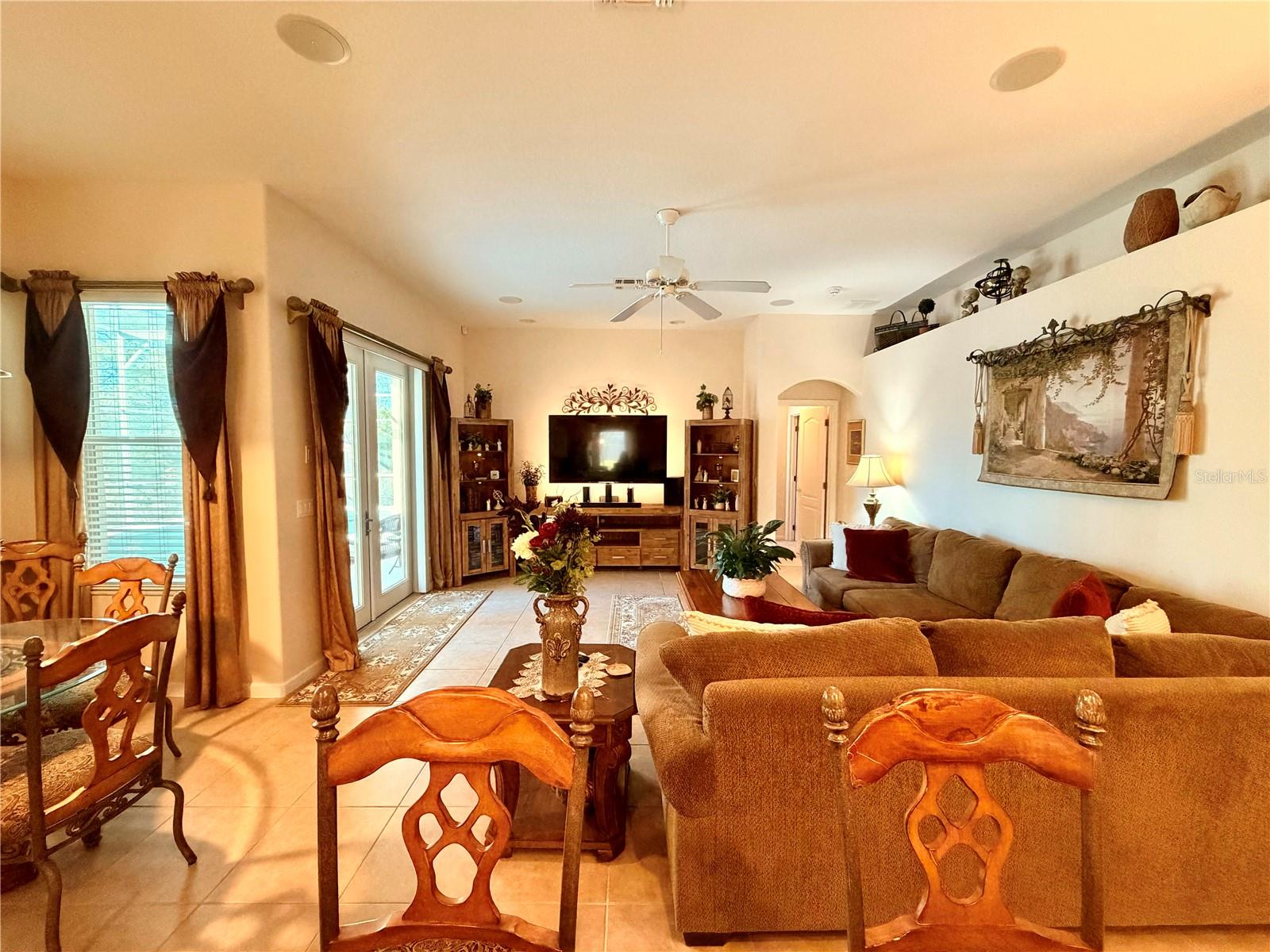 Image 22 of 48 For 838 Huntingdale Court