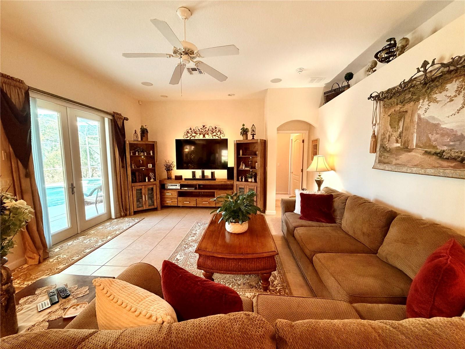 Image 23 of 48 For 838 Huntingdale Court