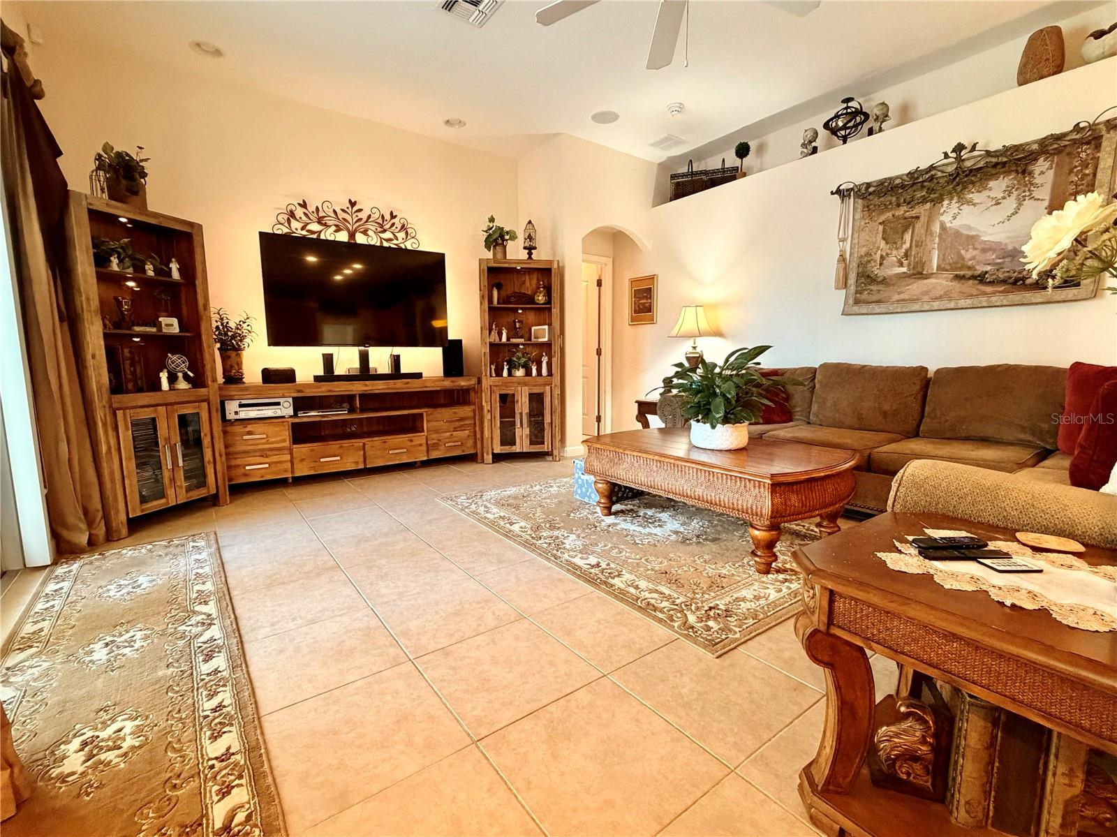 Image 24 of 48 For 838 Huntingdale Court