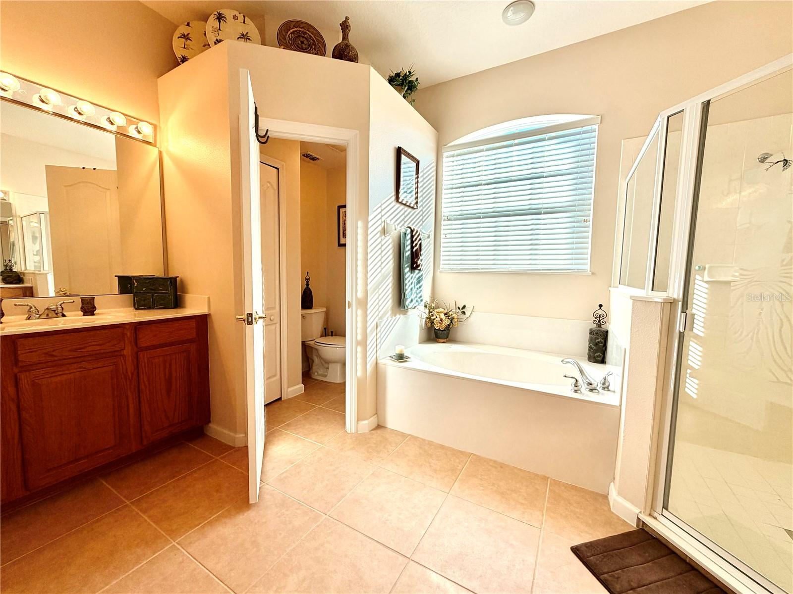 Image 31 of 48 For 838 Huntingdale Court