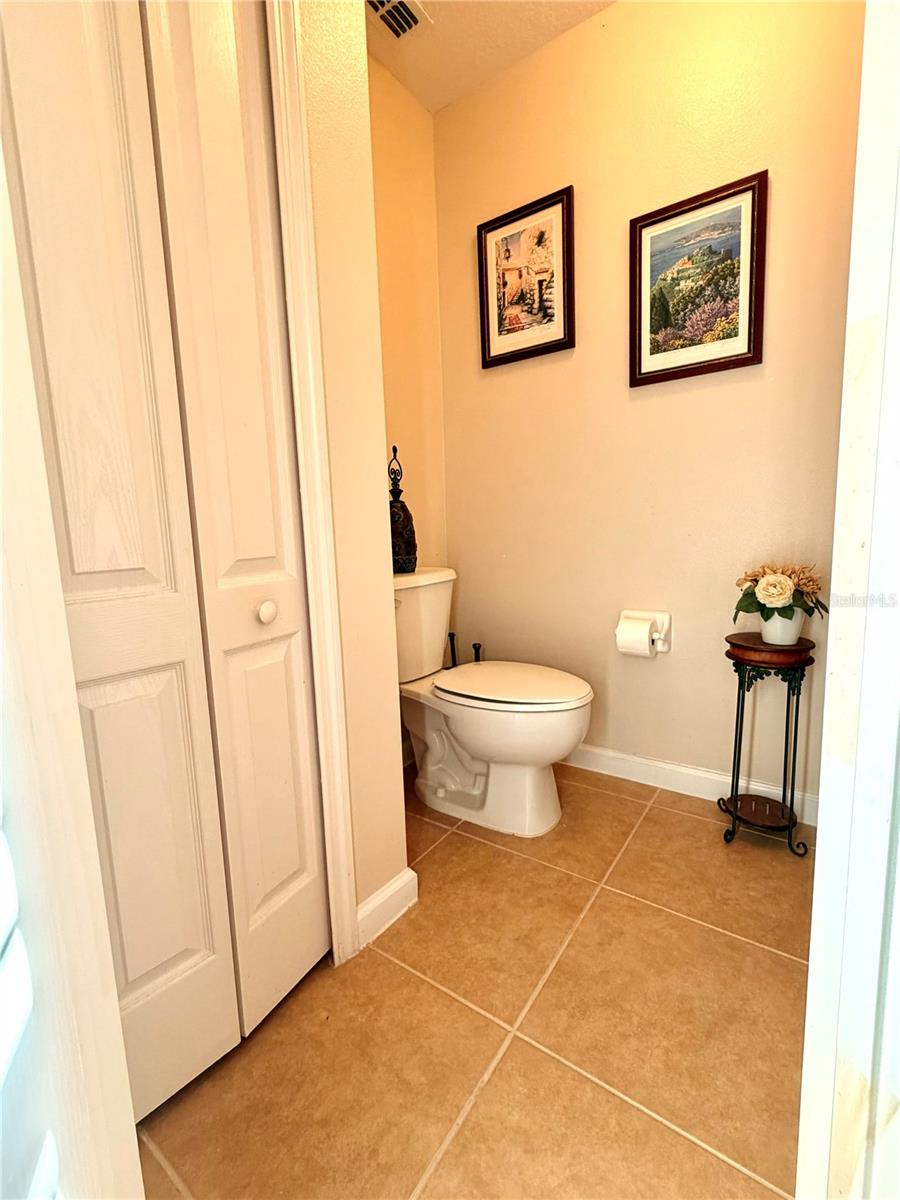 Image 32 of 48 For 838 Huntingdale Court