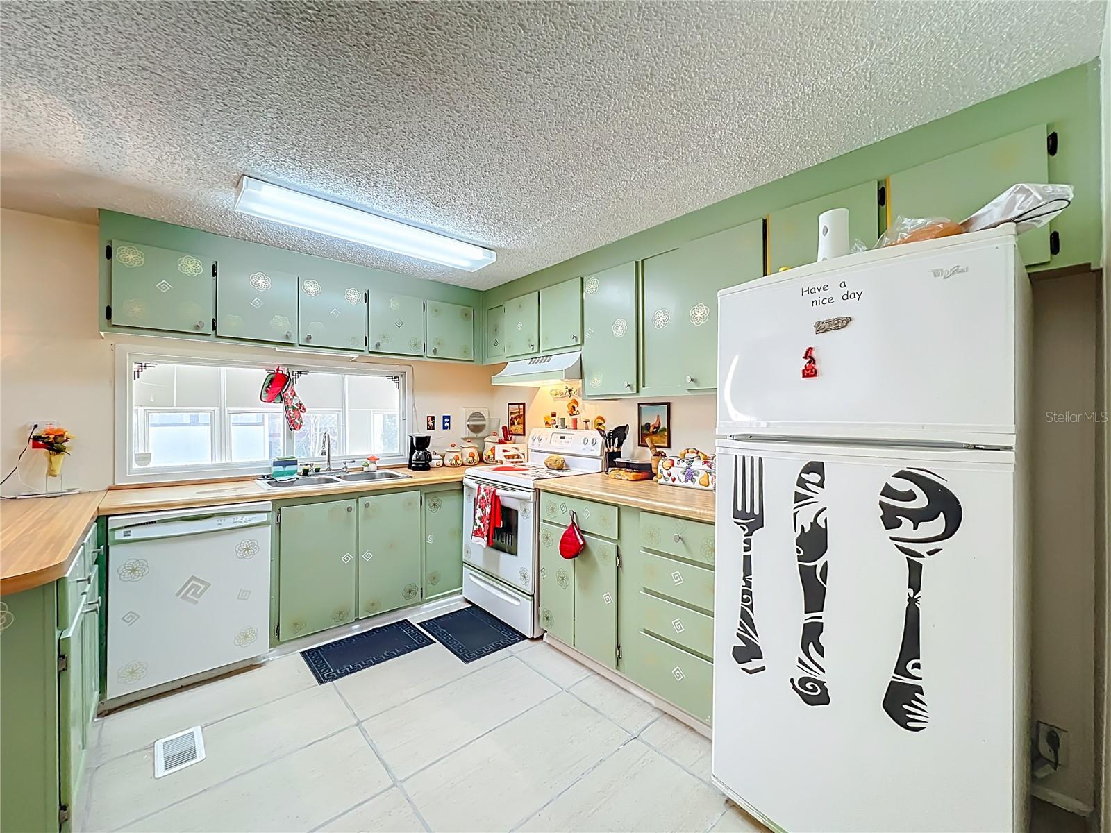 Image 14 of 53 For 19 Annette Drive