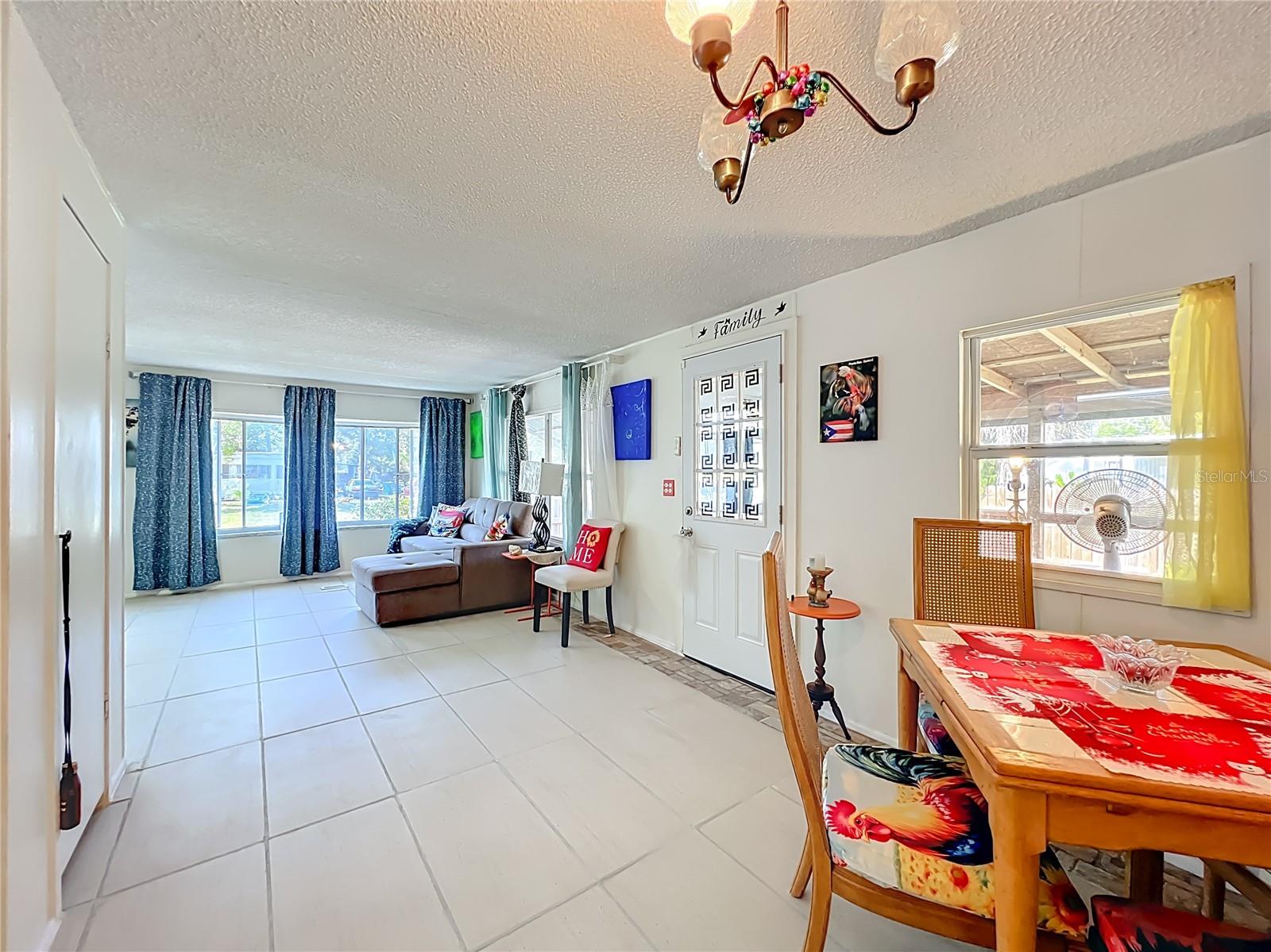 Image 17 of 53 For 19 Annette Drive