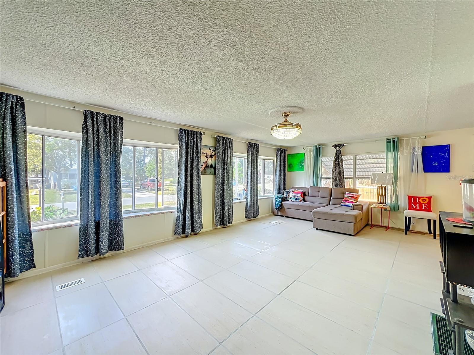 Image 23 of 53 For 19 Annette Drive