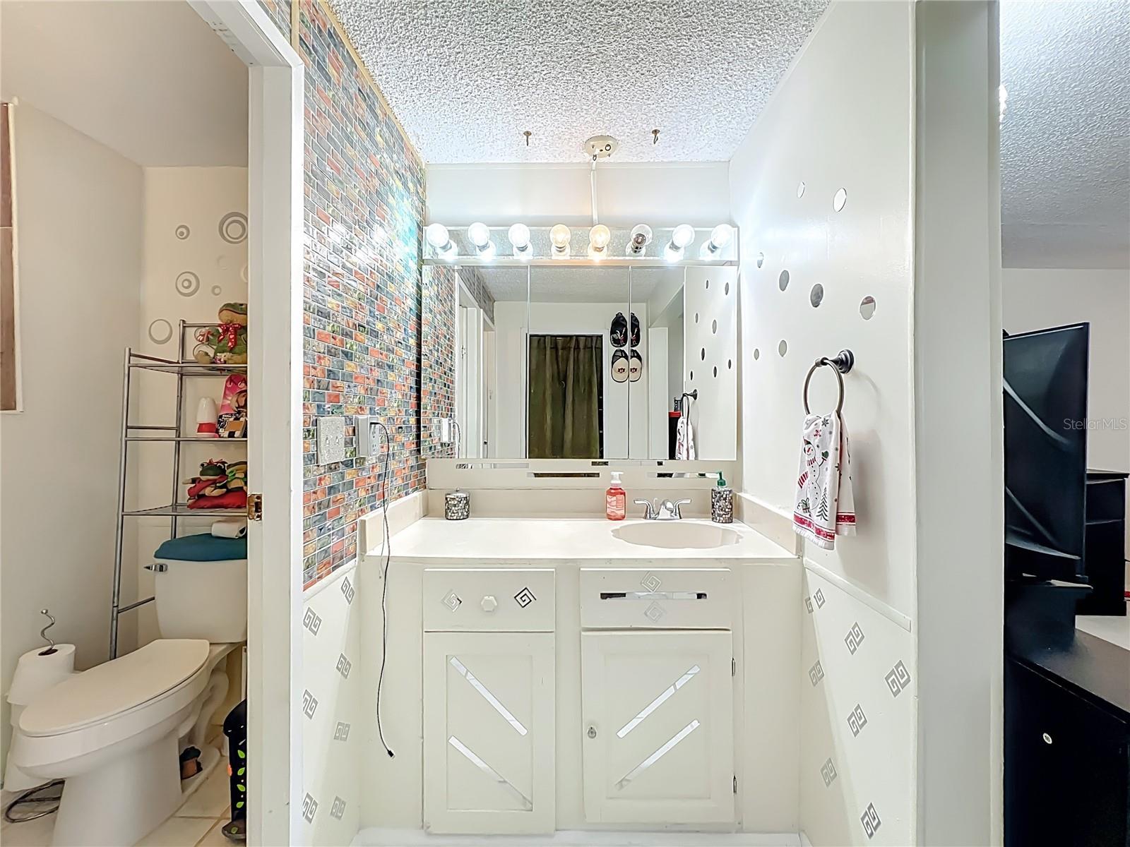 Image 32 of 53 For 19 Annette Drive