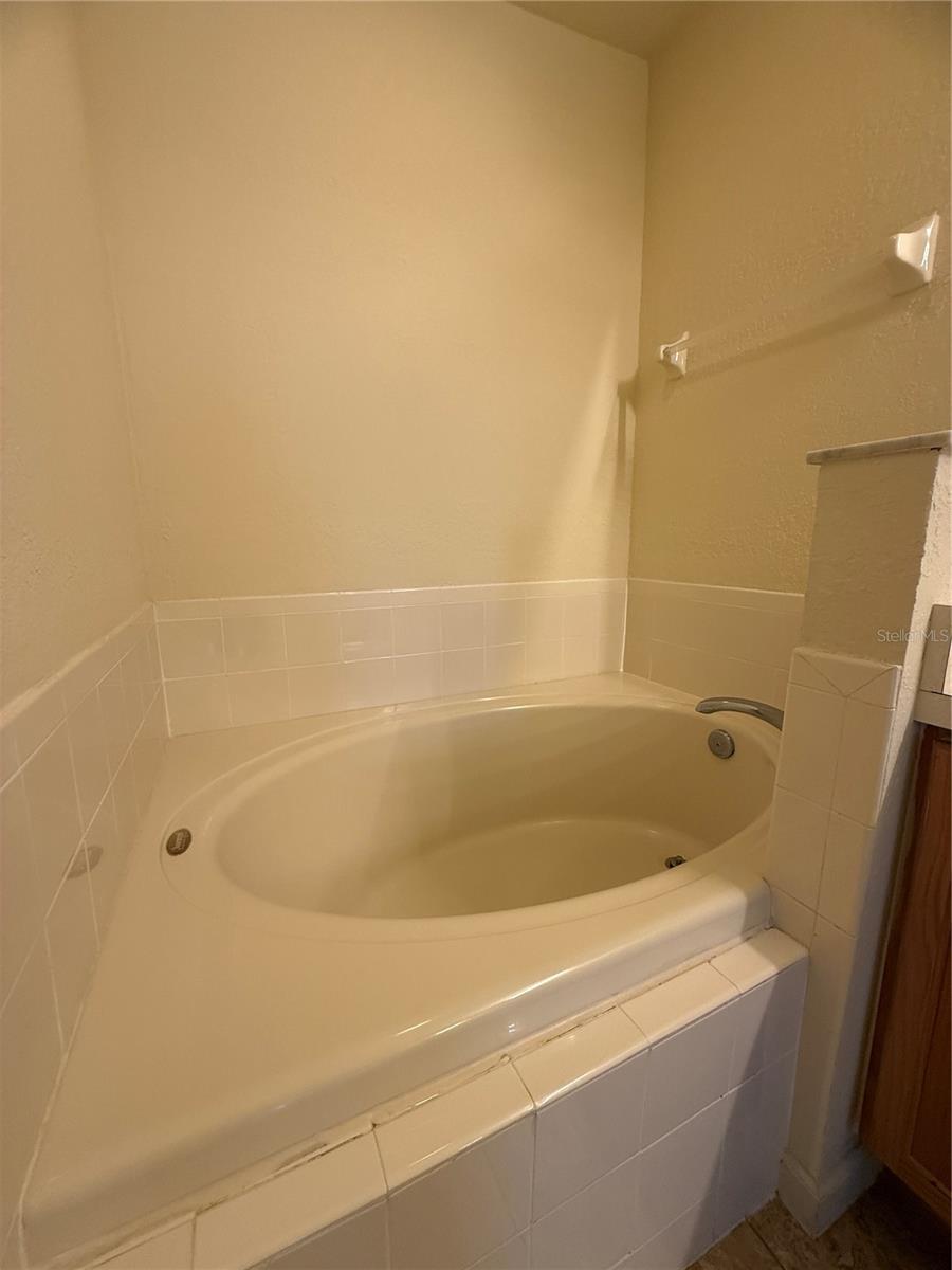 Image 32 of 59 For 3007 Langdon Lane N