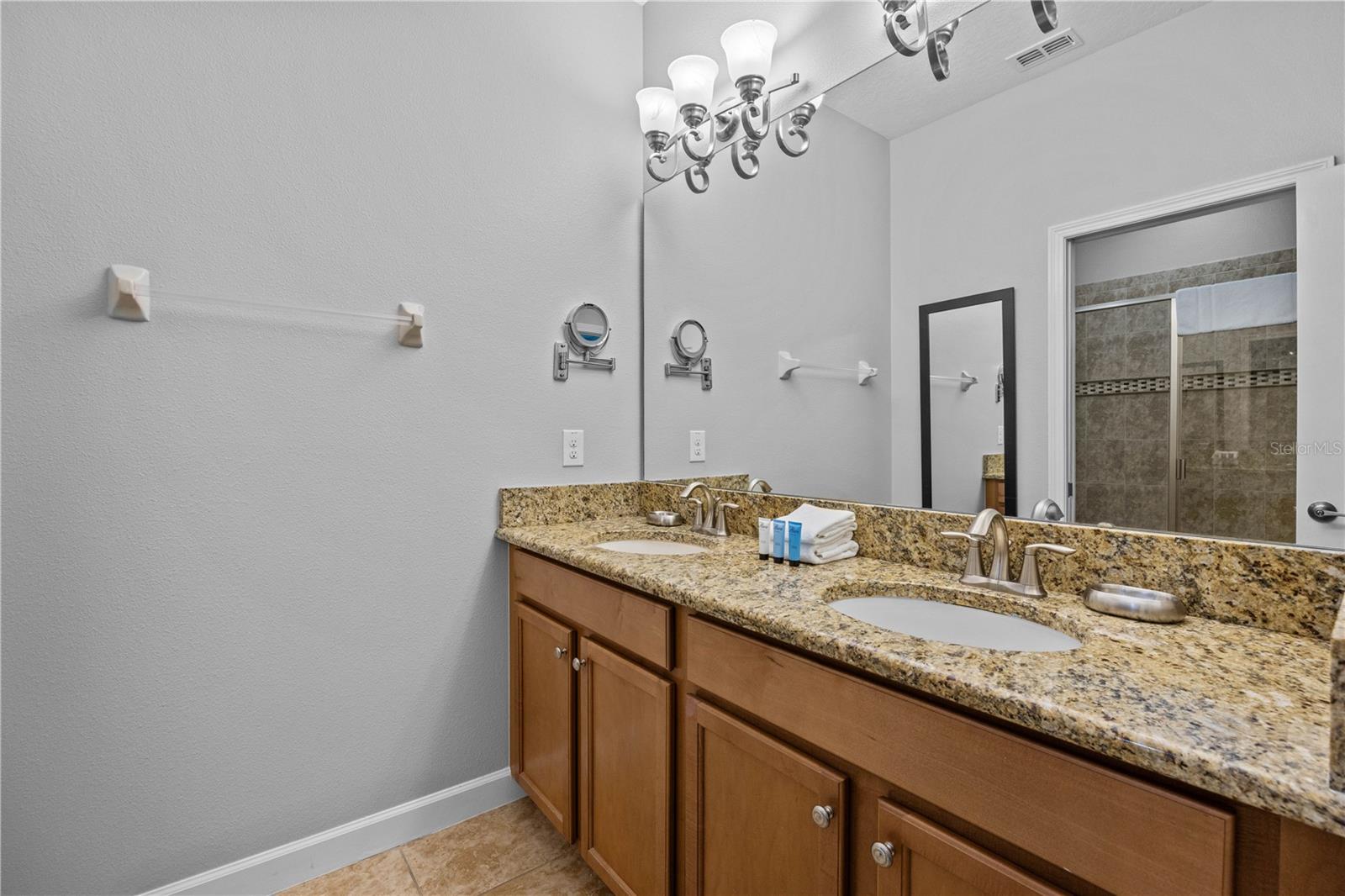 Image 26 of 54 For 9117 El Caro Lane