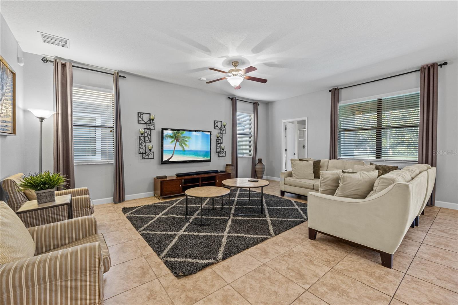 Image 6 of 54 For 9117 El Caro Lane