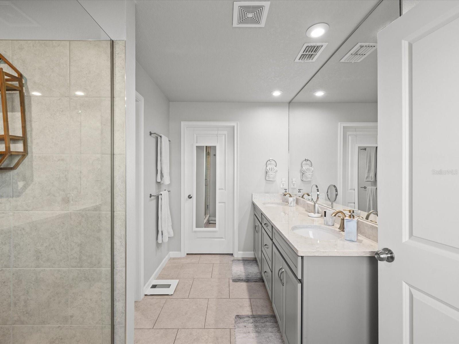 Image 40 of 100 For 19421 Blue Pond Drive