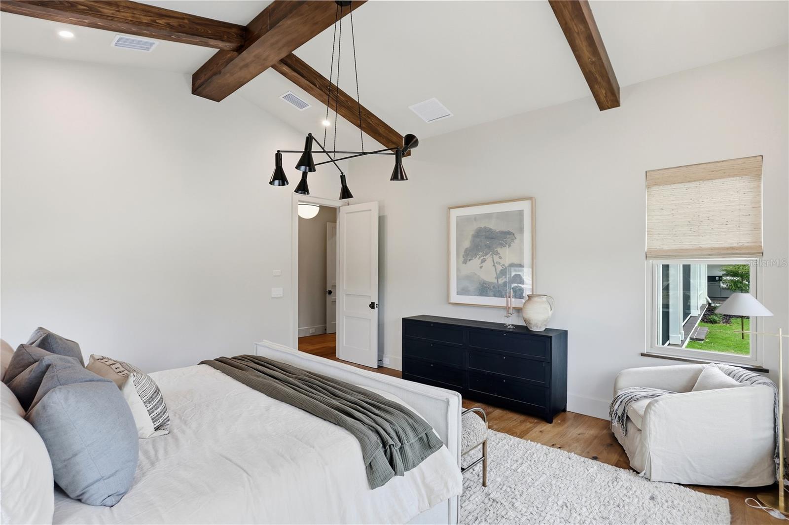 Image 27 of 79 For 510 Briley Avenue