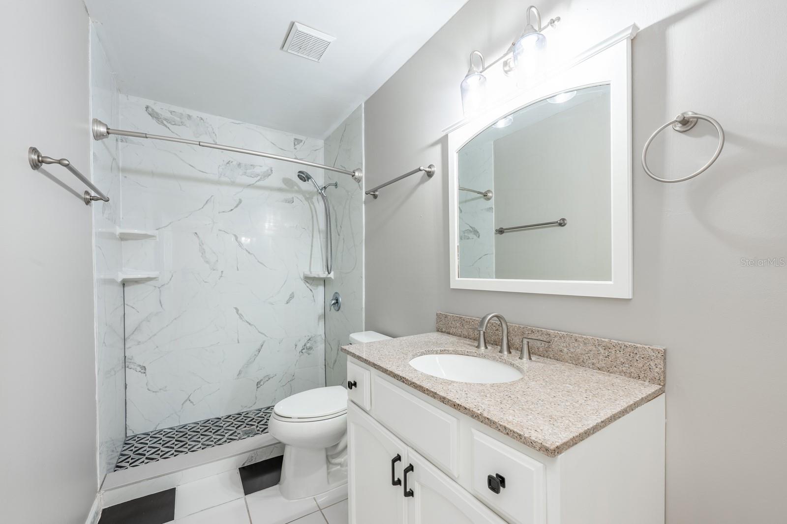 Image 15 of 27 For 120 Reserve Circle 208