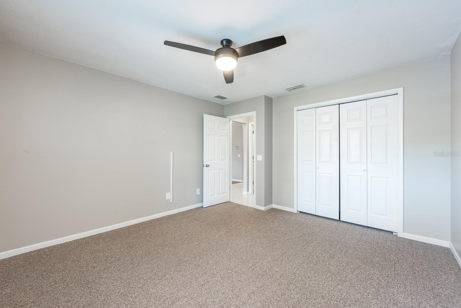 Image 17 of 27 For 120 Reserve Circle 208