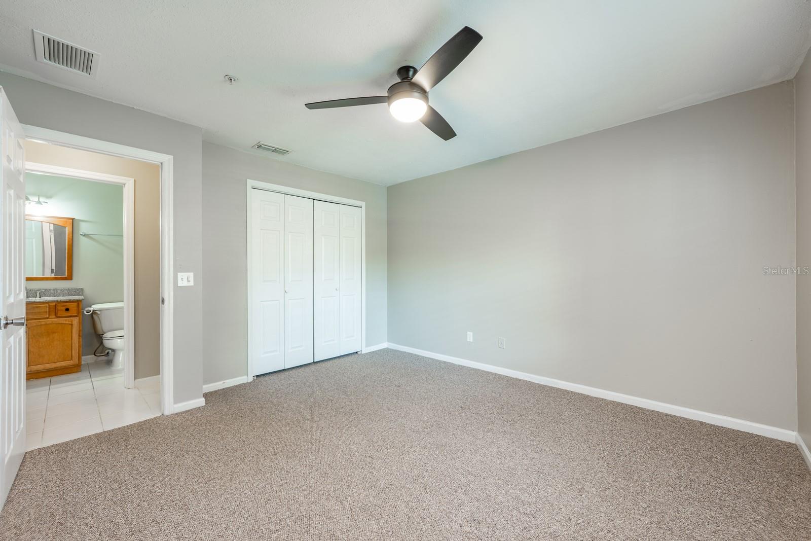 Image 18 of 27 For 120 Reserve Circle 208