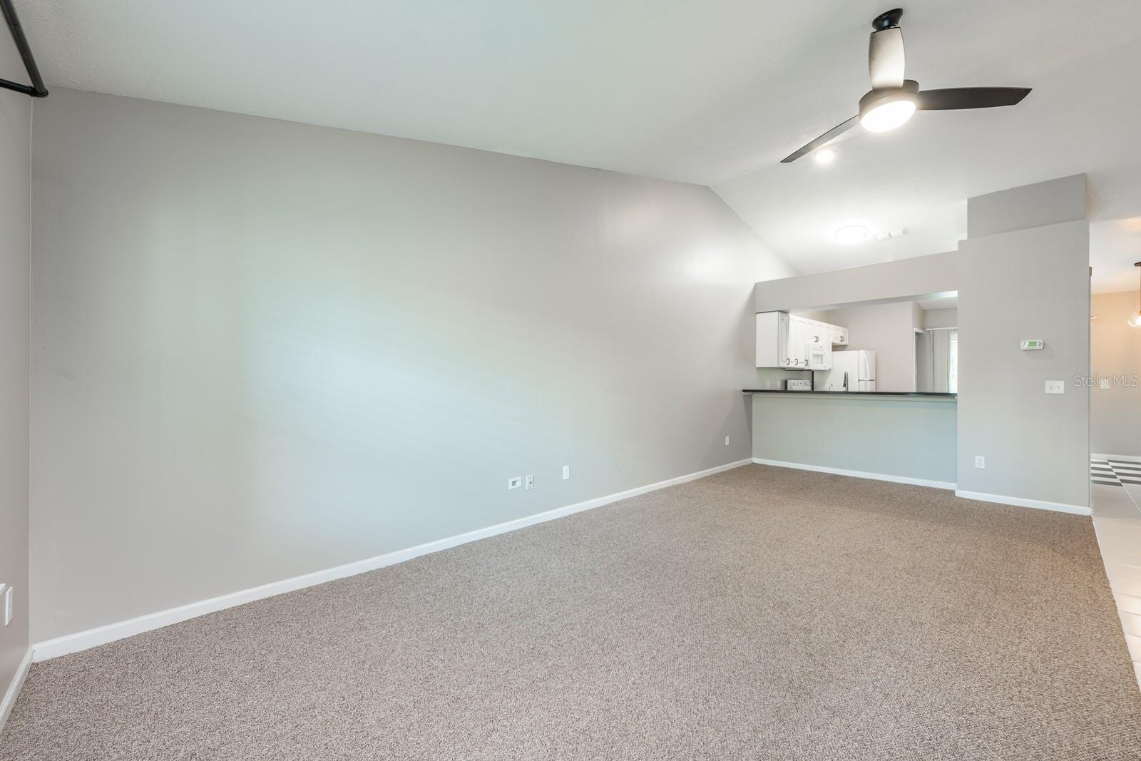 Image 4 of 27 For 120 Reserve Circle 208