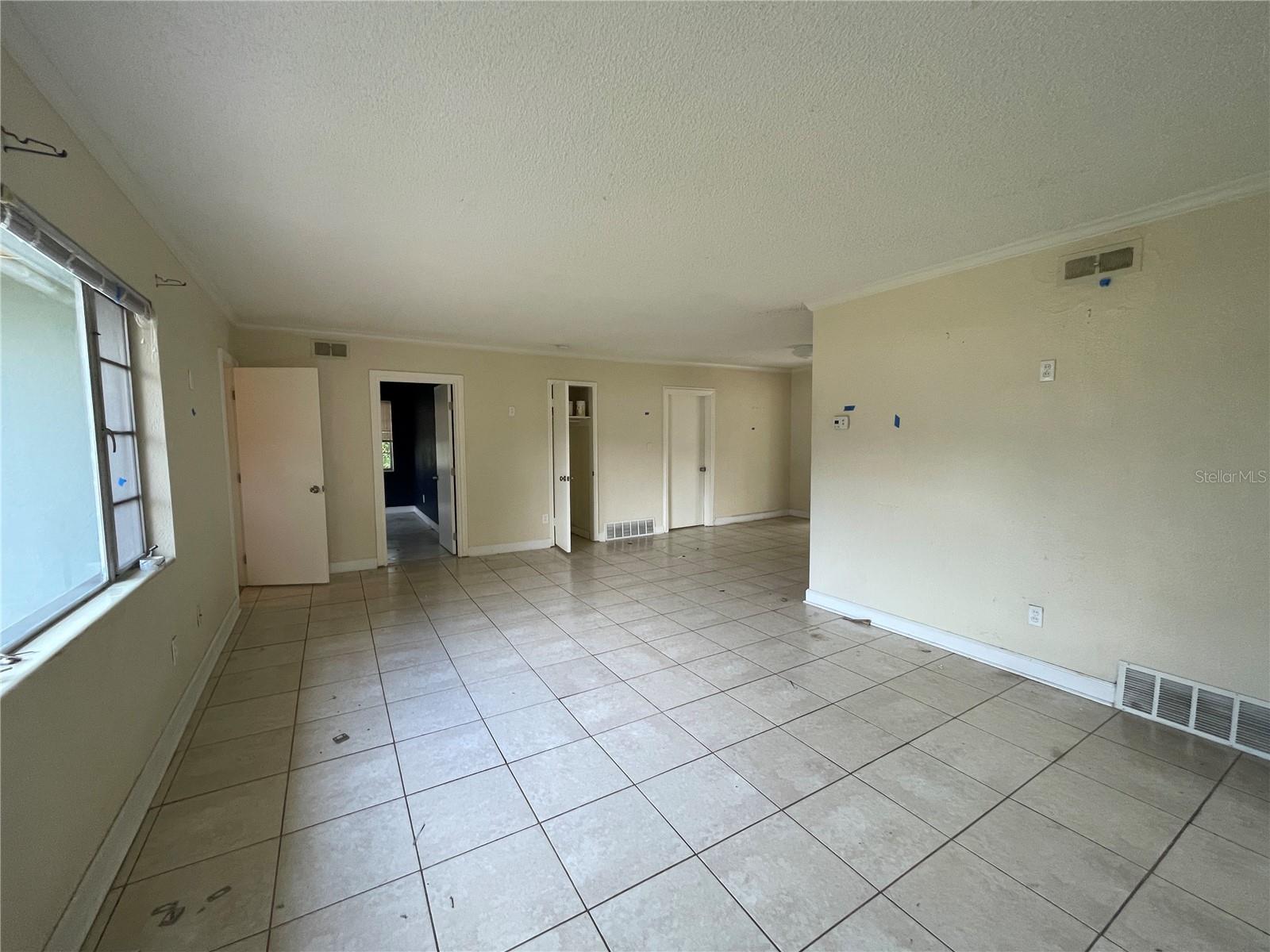 Image 5 of 15 For 1401 Hibiscus Street