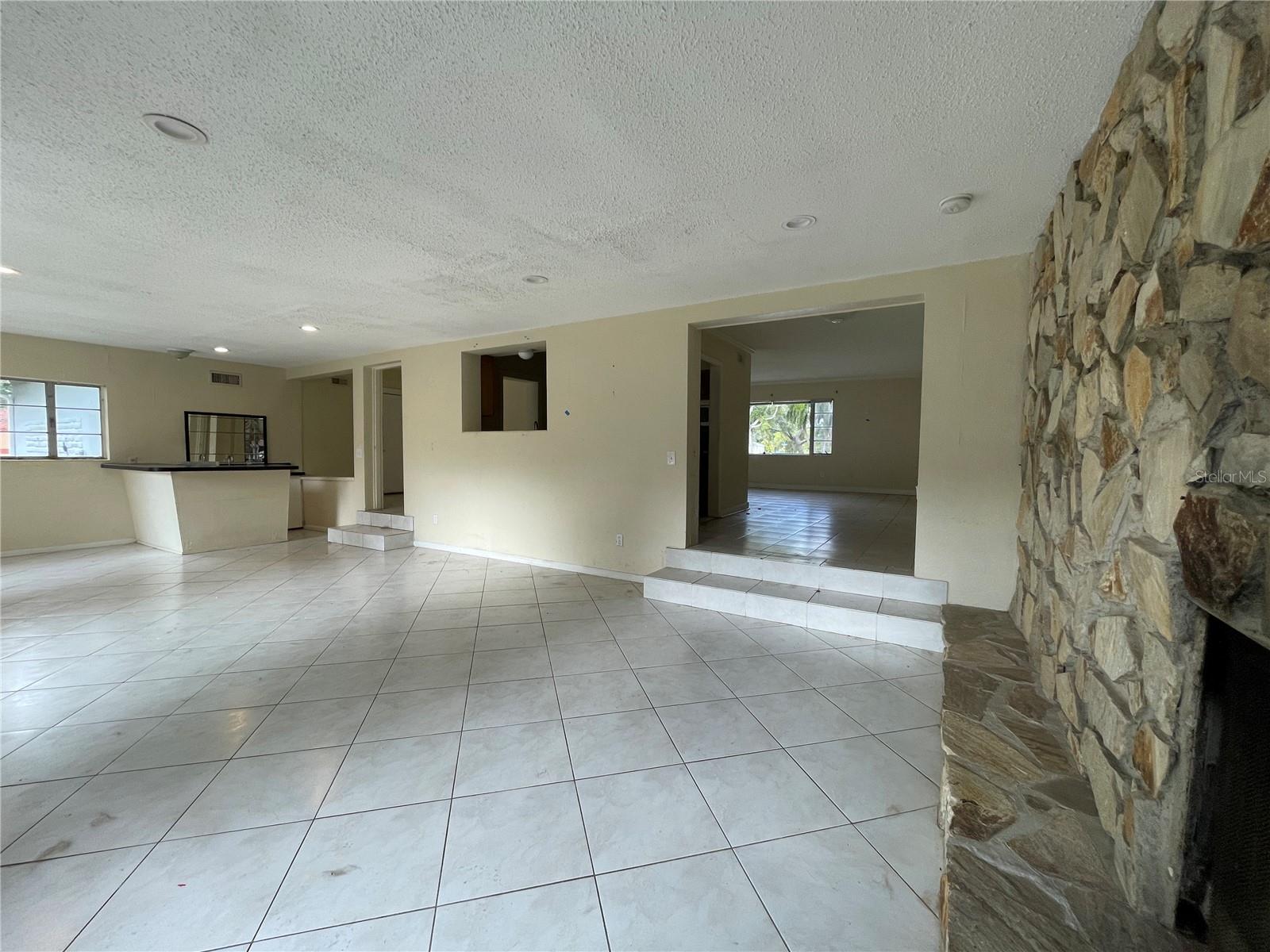 Image 6 of 15 For 1401 Hibiscus Street