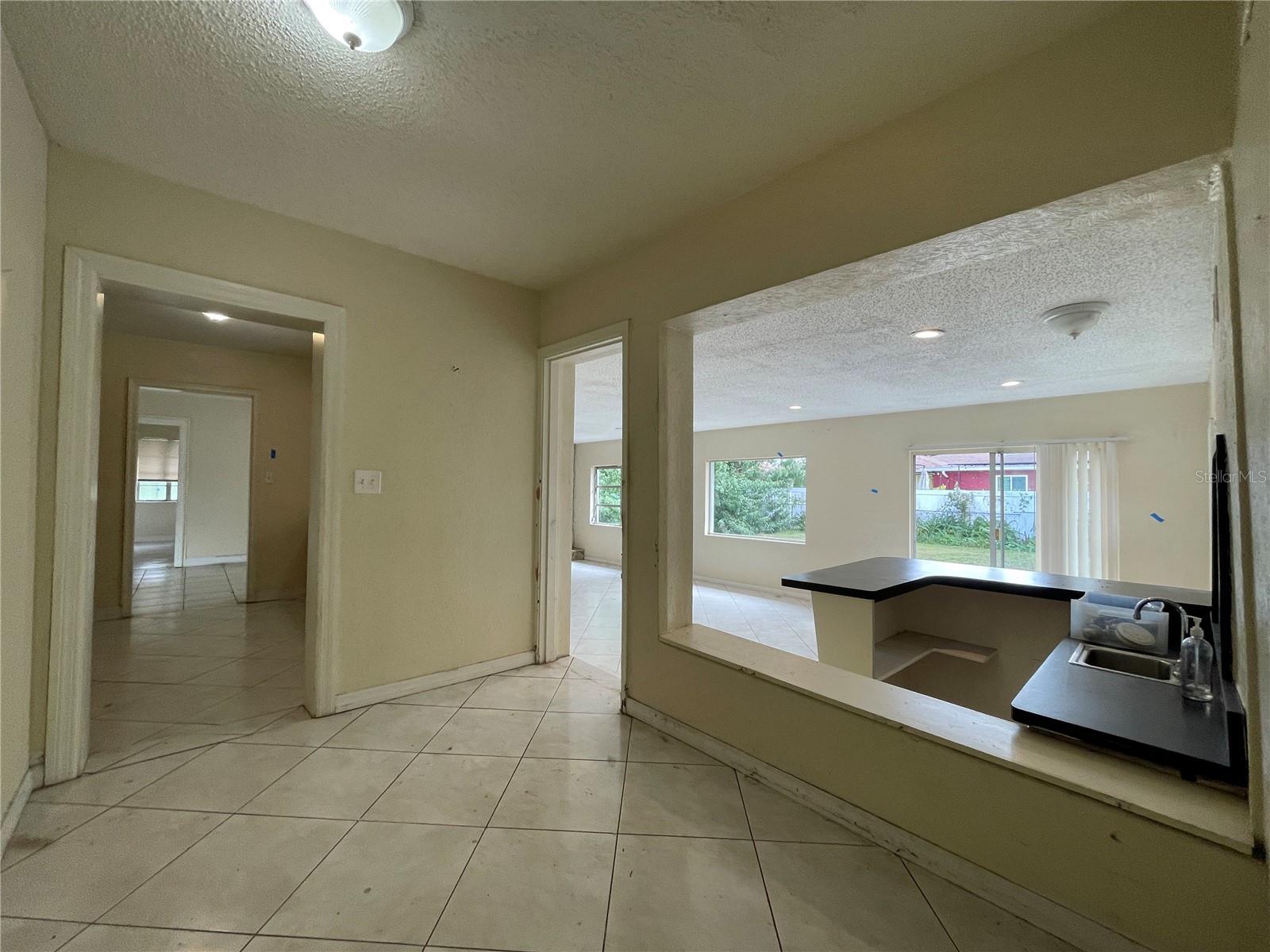 Image 8 of 15 For 1401 Hibiscus Street