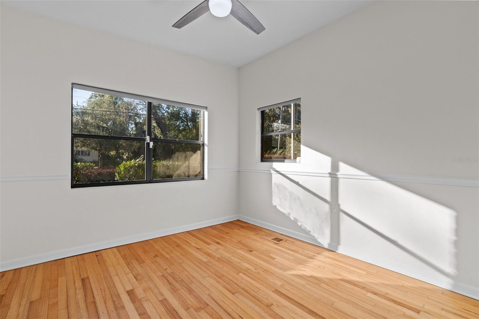 Image 23 of 43 For 4615 Fern Creek Avenue