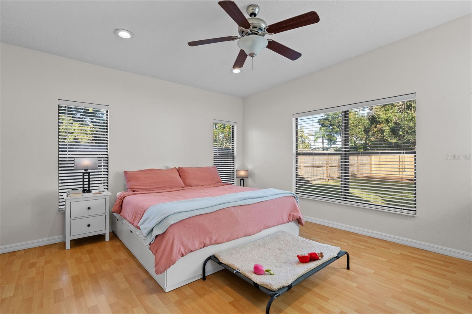 Image 25 of 43 For 4615 Fern Creek Avenue