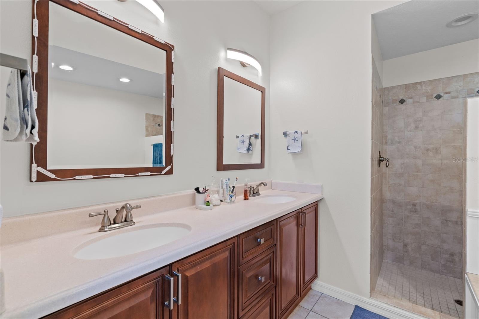 Image 29 of 43 For 4615 Fern Creek Avenue