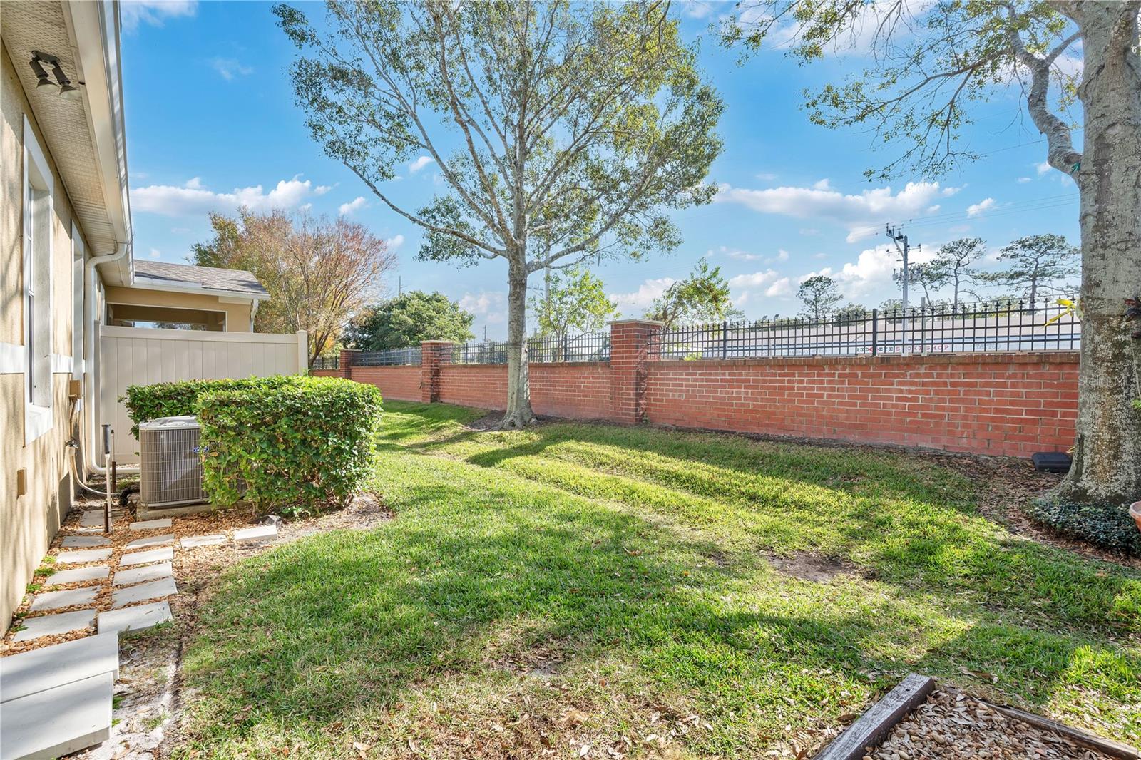 Image 30 of 39 For 419 Harbor Winds Court